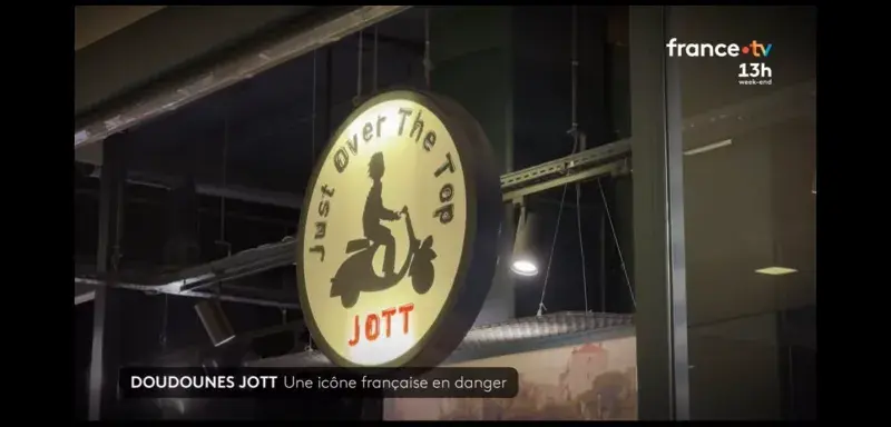 L'ascension de JOTT semblait irrésistible. En 2021, le fonds d'investissement L Catterton, lié au groupe LVMH, rachète la marque