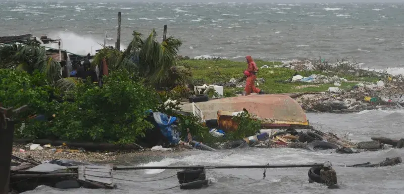 Classé en catégorie 5, Melissa a soufflé des vents approchant 295 km/h et charrié des pluies diluviennes pendant des heures