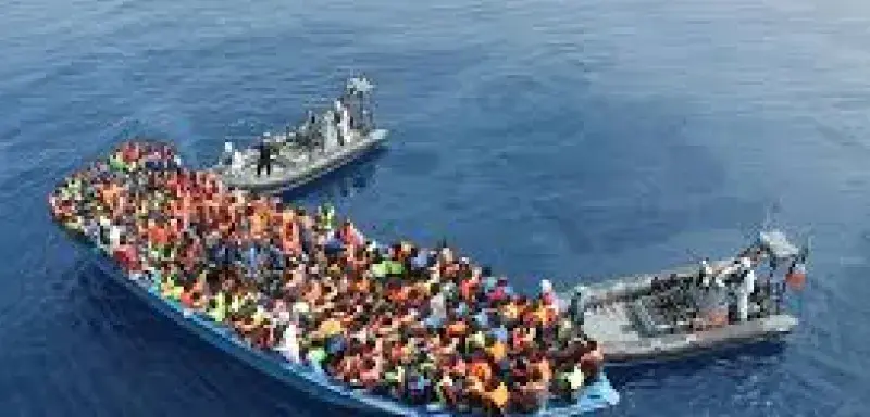 Les arrivées migratoires par mer en Méditerranée diminuent mais les traversées restent meurtrières. Décryptage des flux et des enjeux européens.