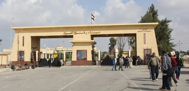 Israël annonce une réouverture partielle du passage de Rafah. Une mesure strictement encadrée, sans effet réel sur la crise humanitaire à Gaza.