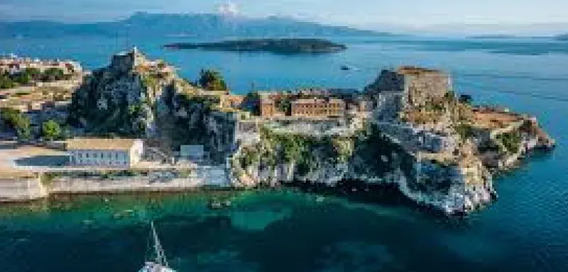 Le tourisme bat des records en Méditerranée : Grèce, Italie et Espagne enregistrent des croissances inédites et repensent leur modèle durable.