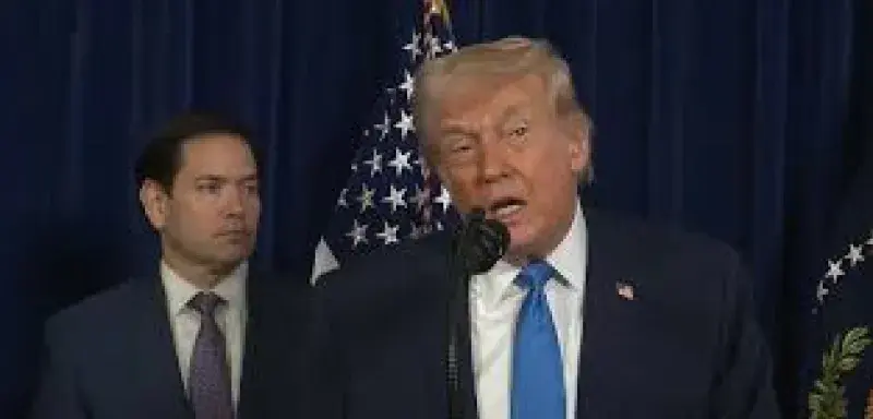 Donald Trump justifie l’attaque contre le Venezuela dans un discours décousu et dangereux, violant le droit international et bouleversant l’ordre mondial