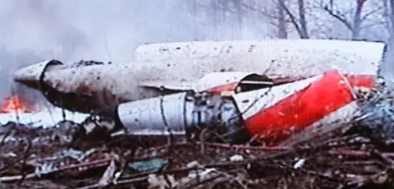 acrashavion.jpg acrashavion.jpg