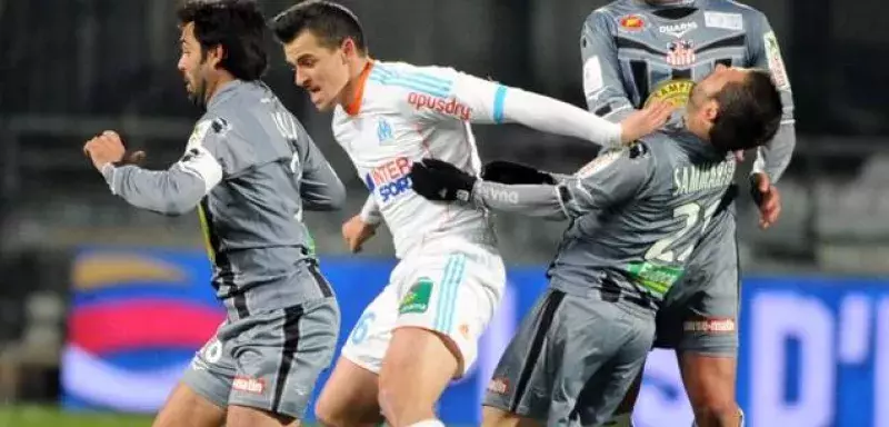 Joey Barton et l'OM, tenus en échec par Ajaccio, ne s'en tirent pas si mal et restent troisièmes à l'issue de la 29e journée. (Capture d'écran du site officiel de l'OM) Joey Barton et l'OM, tenus en échec par Ajaccio, ne s'en tirent pas si mal et restent troisièmes à l'issue de la 29e journée. (Capture d'écran du site officiel de l'OM)