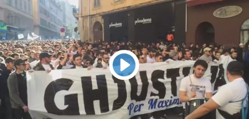Manifestation fortement calme, cet après-midi à Bastia, suite aux incidents survenus après le match Reims-Bastia. Manifestation fortement calme, cet après-midi à Bastia, suite aux incidents survenus après le match Reims-Bastia.