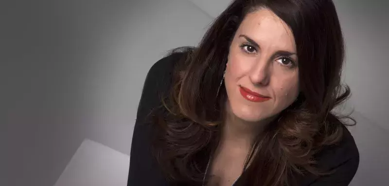 Djemila Benhabib : « pour toi Charb, "patriote de l’humanité", être de gauche n'était pas une simple posture sociale, mais plutôt une prise de position radicale, un engagement total s’accompagnant d’une incroyable exigence éthique. » Djemila Benhabib : « pour toi Charb, "patriote de l’humanité", être de gauche n'était pas une simple posture sociale, mais plutôt une prise de position radicale, un engagement total s’accompagnant d’une incroyable exigence éthique. »