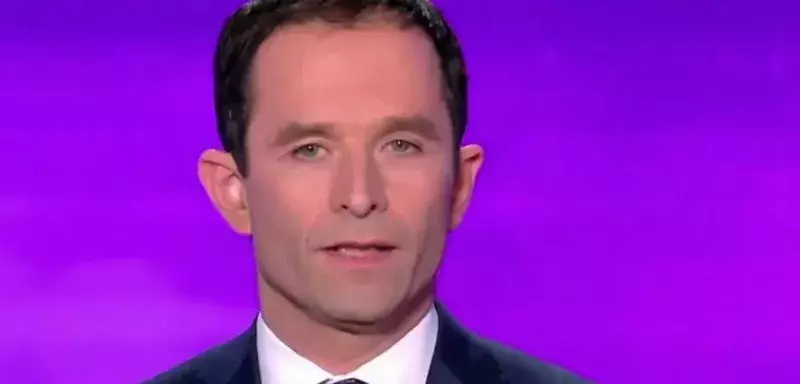 Parti de très loin dans les sondages (7%), sondages qui portaient haut Manuel Valls, Benoît Hamon s’est imposé, selon les résultats partiels de ce premier tour, à hauteur de 36,1% devant l’ex-premier ministre (31,2%) et Arnaud Montebourg (17,7%). (DR) Parti de très loin dans les sondages (7%), sondages qui portaient haut Manuel Valls, Benoît Hamon s’est imposé, selon les résultats partiels de ce premier tour, à hauteur de 36,1% devant l’ex-premier ministre (31,2%) et Arnaud Montebourg (17,7%). (DR)