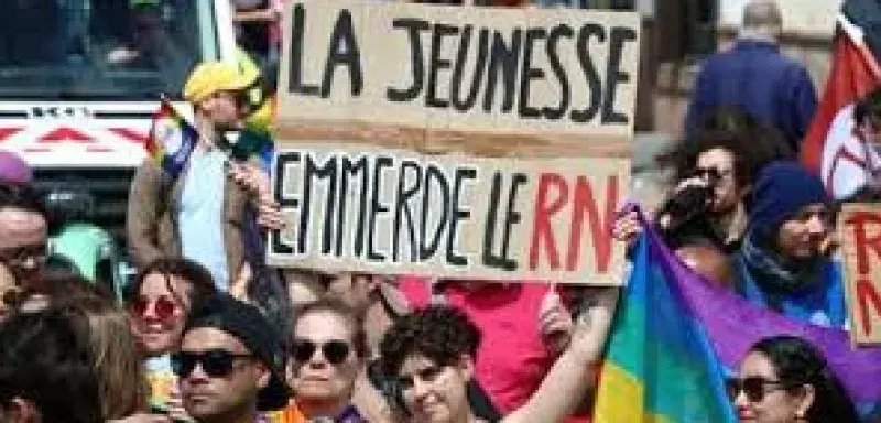 Mobilisation citoyenne pour la défense de l’État de droit face à l’extrême droite