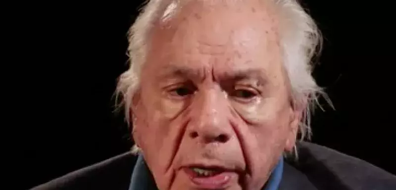 Très affecté par la mort de son petit frère, Marc, puis de son épouse il y a quelques mois, le truculent comédien est mort dans son sommeil, à l'âge de 93 ans. Très affecté par la mort de son petit frère, Marc, puis de son épouse il y a quelques mois, le truculent comédien est mort dans son sommeil, à l'âge de 93 ans.