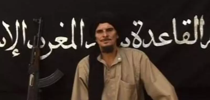 En octobre, ''le Jihadiste breton'' était apparu à visage découvert dans une vidéo où il mettait en garde la France contre son intervention militaire au Mali. (© SaharaMedias) En octobre, ''le Jihadiste breton'' était apparu à visage découvert dans une vidéo où il mettait en garde la France contre son intervention militaire au Mali. (© SaharaMedias)