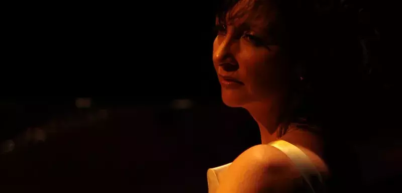 Amrie Saurel chantera ce soir à Palavas-Les-Flots. En défendant toujours les valeurs de paix et d'échanges interculturels, tout autour du bassin méditerranéen. (DR)  Amrie Saurel chantera ce soir à Palavas-Les-Flots. En défendant toujours les valeurs de paix et d'échanges interculturels, tout autour du bassin méditerranéen. (DR)