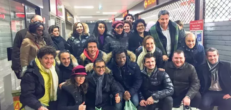 Arash Derambarsh et ses soutiens n'ont pas apprécié que Ségolène Royal veuille s’arroger la maternité de la loi contre le gaspillage alimentaire. Arash Derambarsh et ses soutiens n'ont pas apprécié que Ségolène Royal veuille s’arroger la maternité de la loi contre le gaspillage alimentaire.