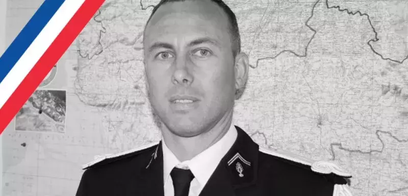 "Jamais la France n’oubliera son héroïsme, sa bravoure, son sacrifice", a déclaré le Ministre de l’Intérieur, en annonçant la mort du lieutenant-colonel Beltrame, décédé après avoir reçu plusieurs balles du terroriste. (Gérard Collomb/Twitter) "Jamais la France n’oubliera son héroïsme, sa bravoure, son sacrifice", a déclaré le Ministre de l’Intérieur, en annonçant la mort du lieutenant-colonel Beltrame, décédé après avoir reçu plusieurs balles du terroriste. (Gérard Collomb/Twitter)