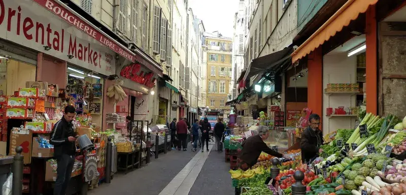 Noailles n’est pas seulement un marché : c’est un territoire où s’échangent des savoir-faire et des mémoires