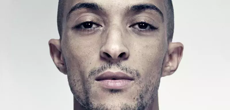 20 ans d'amour du hip-hop et un nouvel album retentissant dans les bacs. 20 ans d'amour du hip-hop et un nouvel album retentissant dans les bacs.