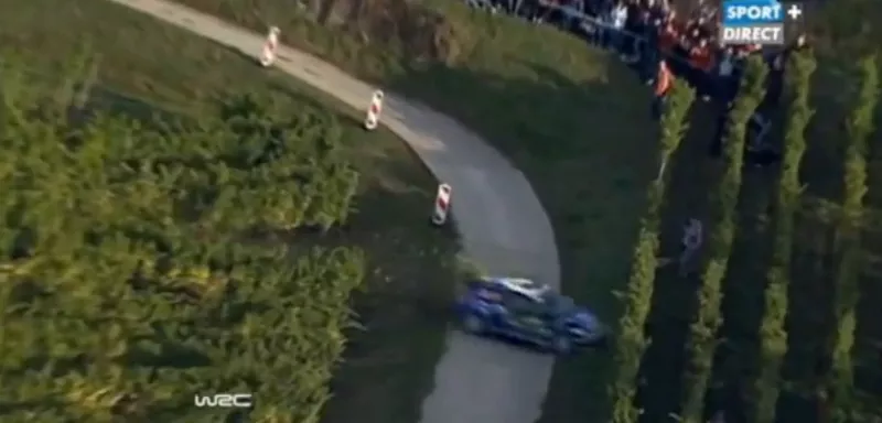 Suite à une sortie de route de Petter Solberg à travers les vignes d'Alsace, de nombreux spectateurs auraient pu perdre la vie. (DR) Suite à une sortie de route de Petter Solberg à travers les vignes d'Alsace, de nombreux spectateurs auraient pu perdre la vie. (DR)