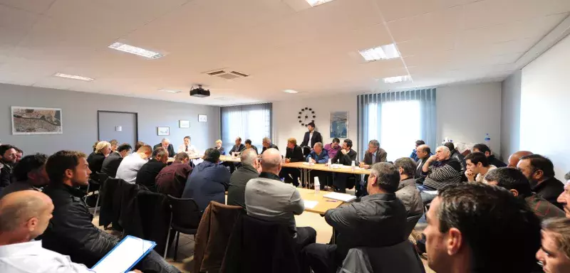 La Région, les pêcheurs et la délégation de la commission européenne étaient hier réunis à Port-la-Nouvelle. (DR) La Région, les pêcheurs et la délégation de la commission européenne en réunion.