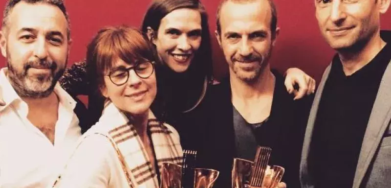 Distingué de la Victoire 2015 de la chanson de l'année, Calogero a lancé un appel contre la ''banalisation de la violence'' et des ''armes'', au cours de cette belle cérémonie diffusée sur France 2. (DR)