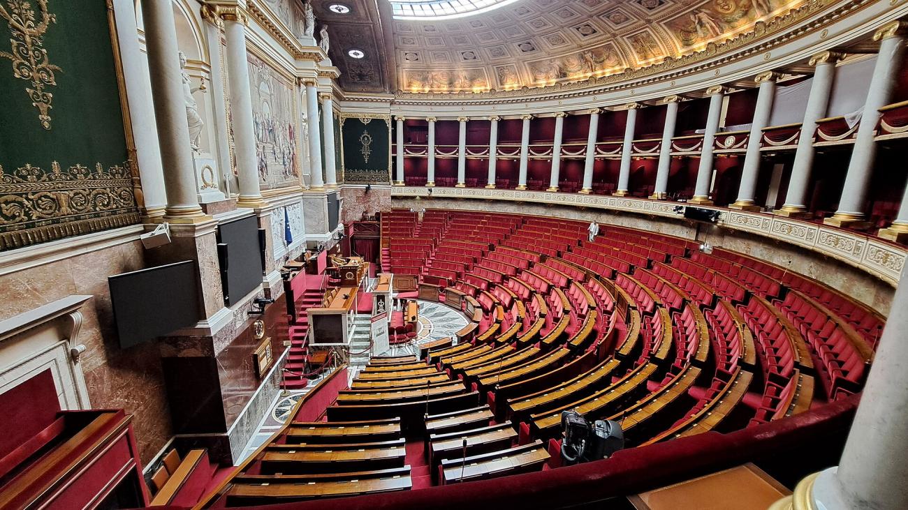 L’hémicycle vide de l’Assemblée nationale, au Palais Bourbon à Paris