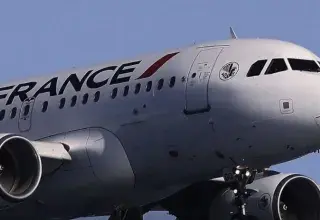 Avion Air France sur le tarmac après un atterrissage d urgence avril 2026