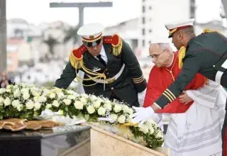 Le pape Léon XIV au Mémorial des Martyrs d'Alger lors de sa visite historique en Algérie