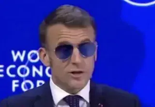 Emmanuel Macron avec ses lunettes aviateur lors de son discours au Forum économique mondial de Davos