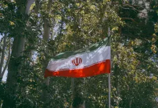 Mohammad Bagher Ghalibaf menace de frapper Israël et les bases américaines si Washington attaque Téhéran, dans un contexte de manifestations meurtrières.