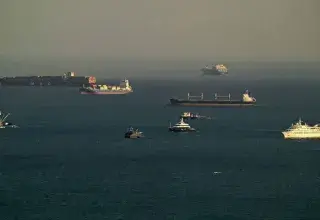 Navires pétroliers dans le détroit d'Ormuz, passage stratégique du commerce mondial du pétrole