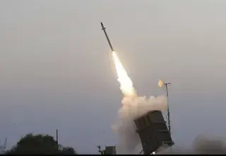 Illustration des frappes iraniennes en Israël - tensions au Moyen-Orient