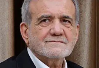 Le président iranien Massoud Pezeshkian lors de son escale à Alger