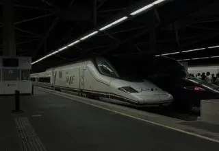 Train à grande vitesse AVE à quai dans une gare