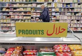 Le halal s’impose dans les supermarchés français : entre marché en plein essor et adaptation culturelle, les enseignes structurent leurs offres avant le Ramadan.