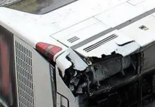 L’autocar, qui reliait Béchar à Tindouf dans l’extrême sud-ouest désertique, a quitté la chaussée sans collision