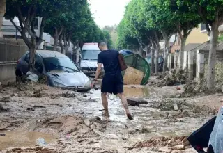 Une violente tempête a frappé la Costa del Sol ce 29 décembre 2025, causant la mort d’un homme et des dégâts considérables en Andalousie