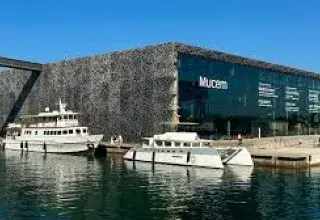 Le MUCEM à Marseille clôt 2025 avec une saison d’expositions fascinantes, mêlant astronomie, art contemporain et cultures méditerranéennes.