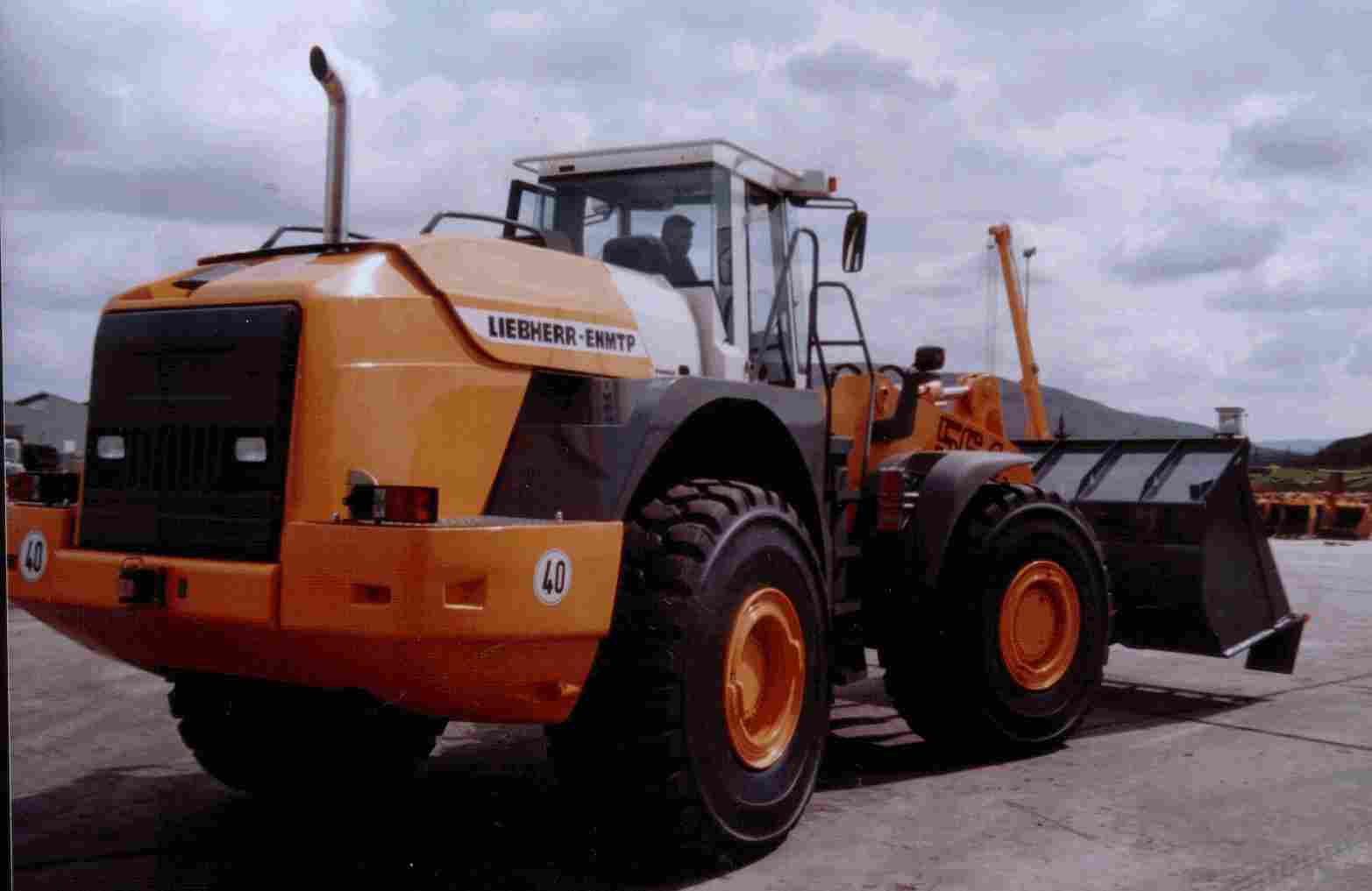 Pistons/ Anneaux/ Manchons pour LIEBHERR Engins de chantier - vendre at  acheter sur Truck1 Algérie