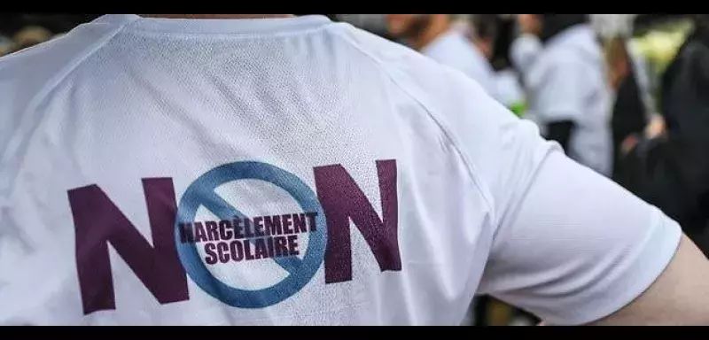 En France, le gouvernement a annoncé plusieurs mesures pour lutter contre le harcèlement scolaire. 