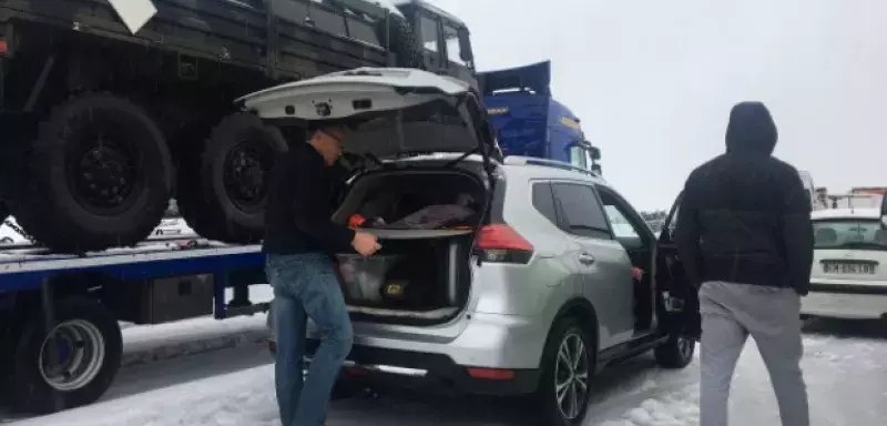 2000 personnes sont bloquées sur l'A9 et l'A75 depuis bientôt 24h dans des conitions extrêmement difficile et les nerfs sont à vifs. (Photo Anthony Jammot/Twitter)