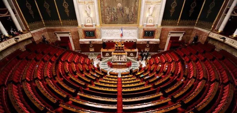 Lundi, 76% des députés étaient absents, soit 438 sur 577, pour le vote concernant l'inscription de l'état d'urgence dans la constitution française.