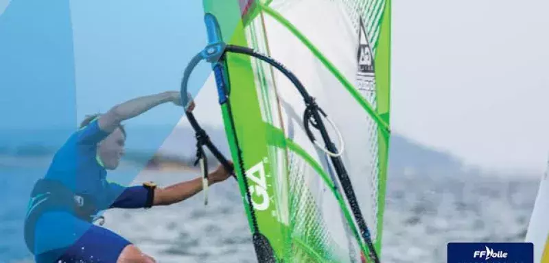 6 titres de Champion de France sont en jeu à Marseillan. Le parrain de cette édition, Pierre Mortefon, est Vice-champion du Monde de Planche à Voile Slalom 2015. 