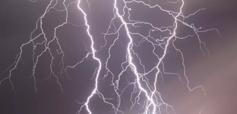 Chasseurs d’orages, prévisionnistes météo, reporters en temps réel sur Facebook, les fondateurs de Météo Languedoc passent à une autre dimension sur la Toile. (© Météo Languedoc)