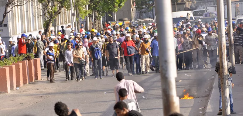 La tension ne cesse de croître entre partisans et opposants de l’ancien président Morsi, placé aujourd’hui en détention préventive. (Xinhua)  