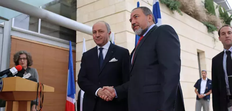 Laurent Fabius en compagnie de Avigdor Liberman, ministre Israélien des AE et vice-premier ministre... (DR) 