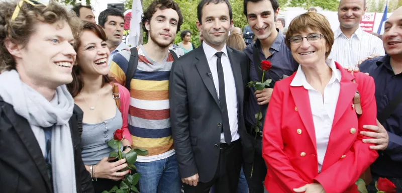 Symbole de la vague rose dans l'Hérault, Fanny Dombre-Coste, ici avec Benoît Hamon, l'a emporté face au député UMP sortant Jean-Pierre Grand sur la 3ème circonscription. (DR)