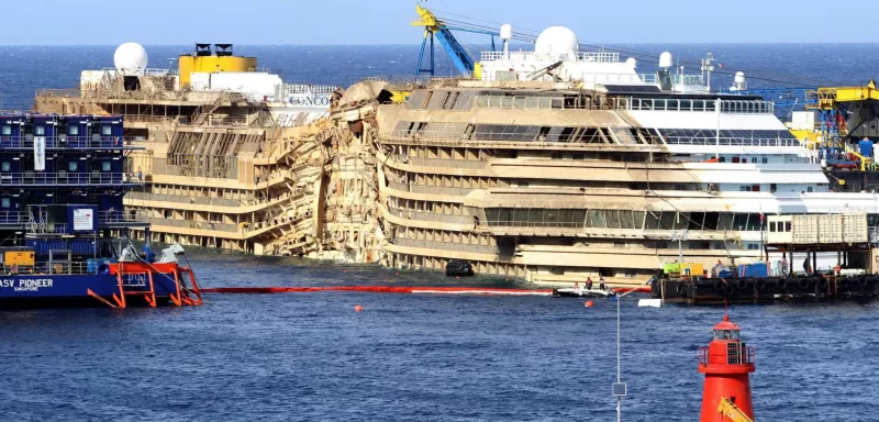 le Concordia a fait naufrage après avoir violemment heurté un rocher devant le Giglio... (DR)