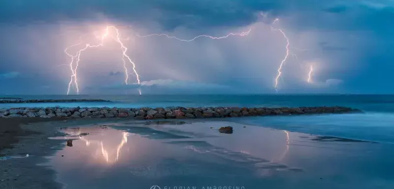 Deux cellules orageuses ont frappé de Frontignan à Pézenas, mardi et mercredi, Météo Thau était sur le terrain et ses images sont impressionnantes ! (© Florian Ambrosino)