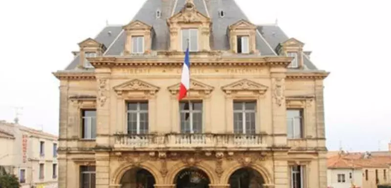 Face à la politique du président Macron, la Ville de Frontignan - la Peyrade met en vente son hôtel de Ville sur leboncoin.fr.