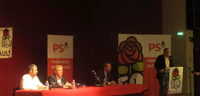 Hussein Bourgi a introduit la présentation des trois candidats, avec, de gauche à droite, Laurent Beaud, Jean-Pierre Moure et Michaël Delafosse. (© Nicolas Ethève)