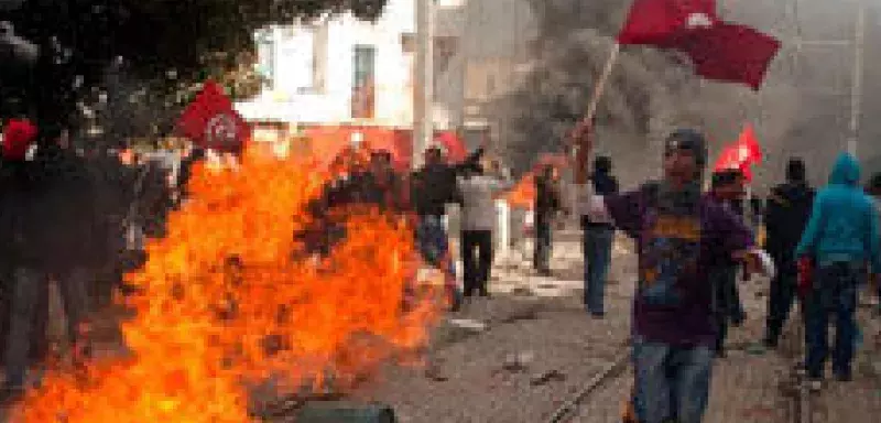 Tunisie: un jeune homme s'immole par le feu