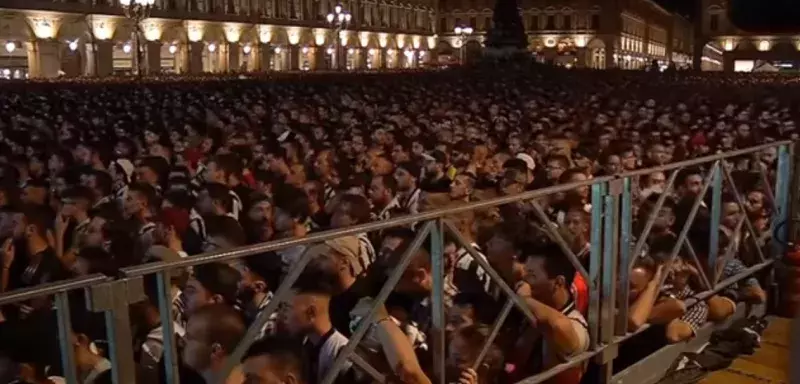 Le mouvement de foule est intervenu suite à la peur d’une alerte à la bombe, à 10 minutes de la fin du match remporté 4 buts à 1 par le Real Madrid contre la Juventus de Turin.